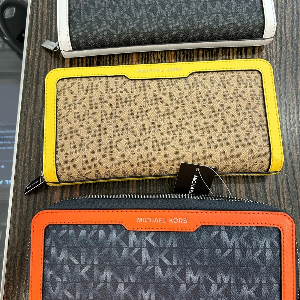 Michael Kors Cooper Tech Zip Around NWT brown yellow  men wallet signature - Picture 7 of 7